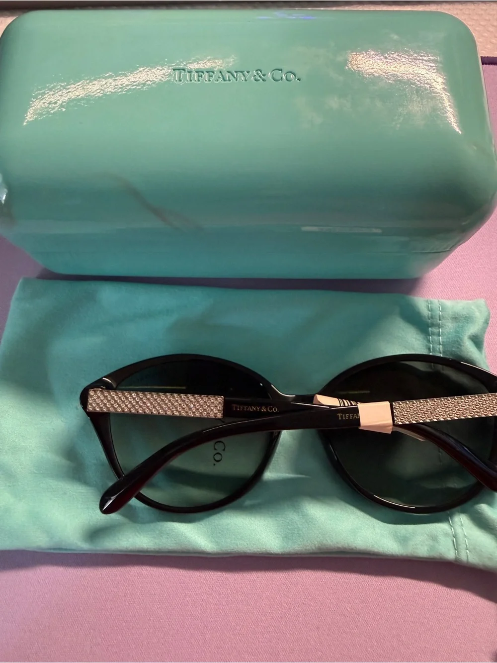 Tiffany & Co. Women's Black Oversized Sunglasses with Tiffany Blue Case